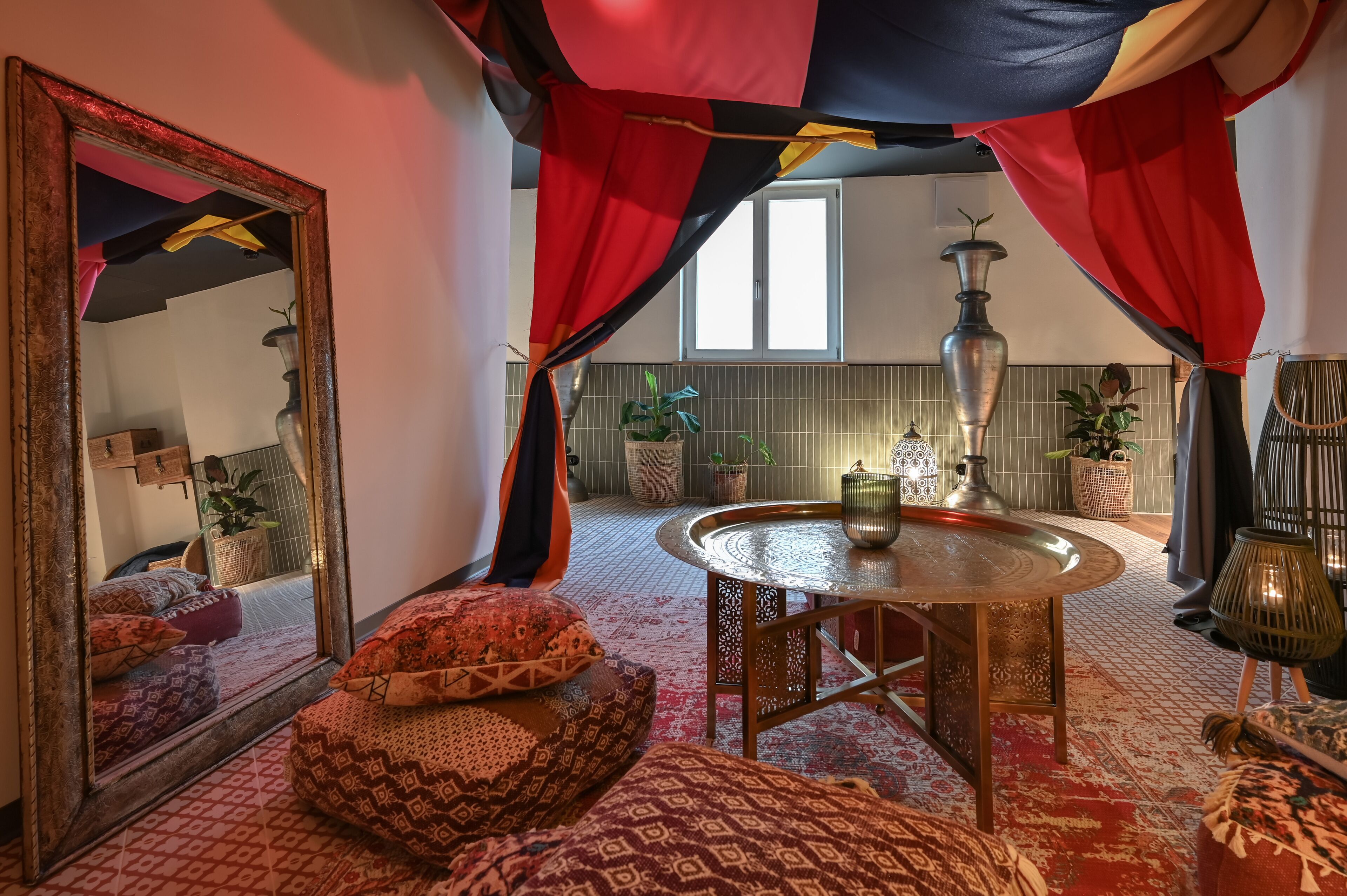 sauna, steam room, deep-tissue massages, sports massages, massages