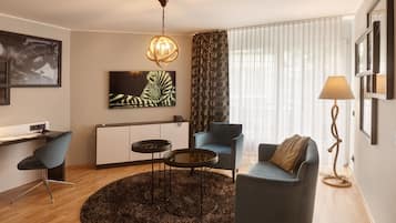 Cavallo Suite | Sala de estar | Una televisión