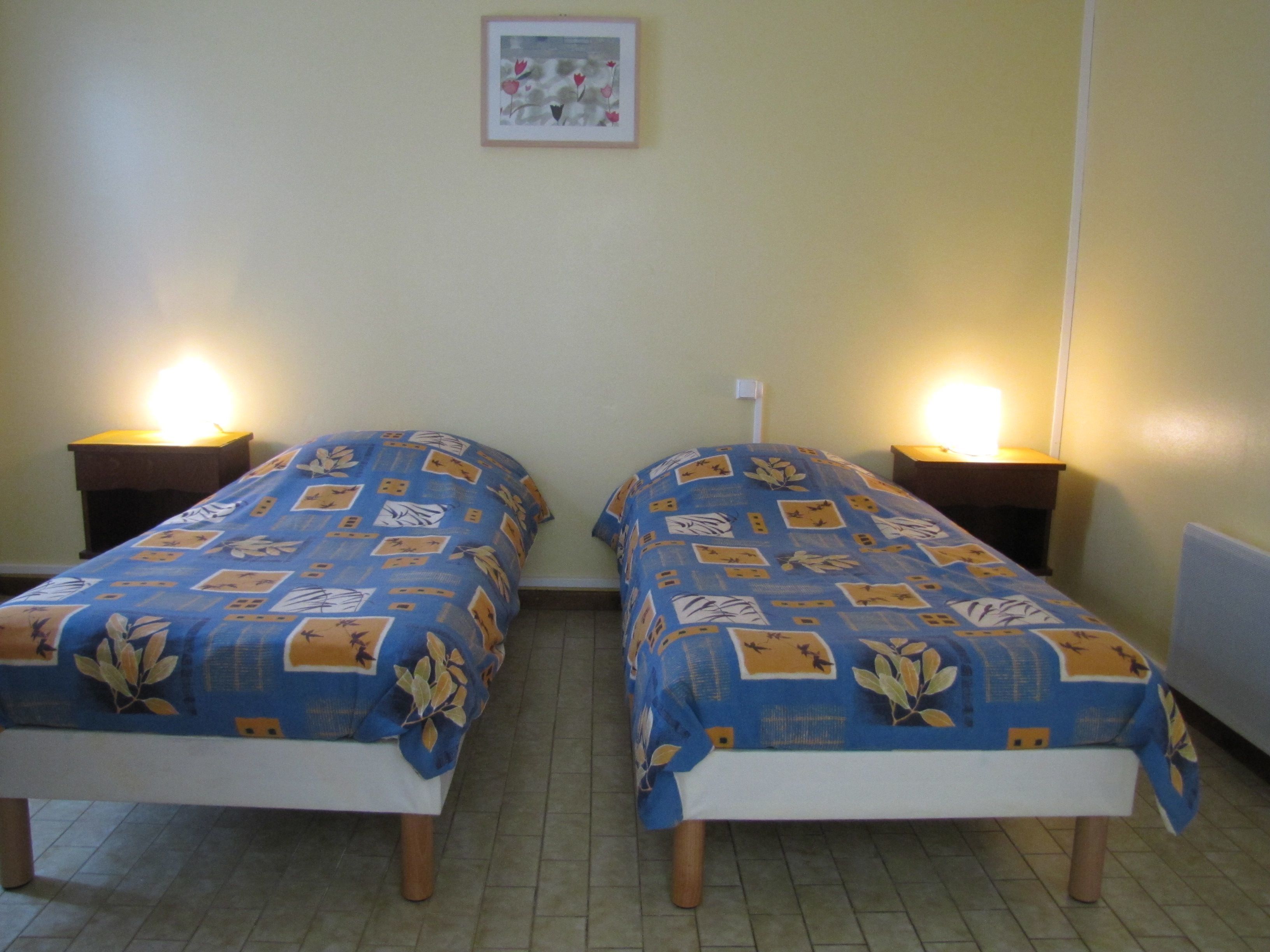 cots/infant beds, free wifi