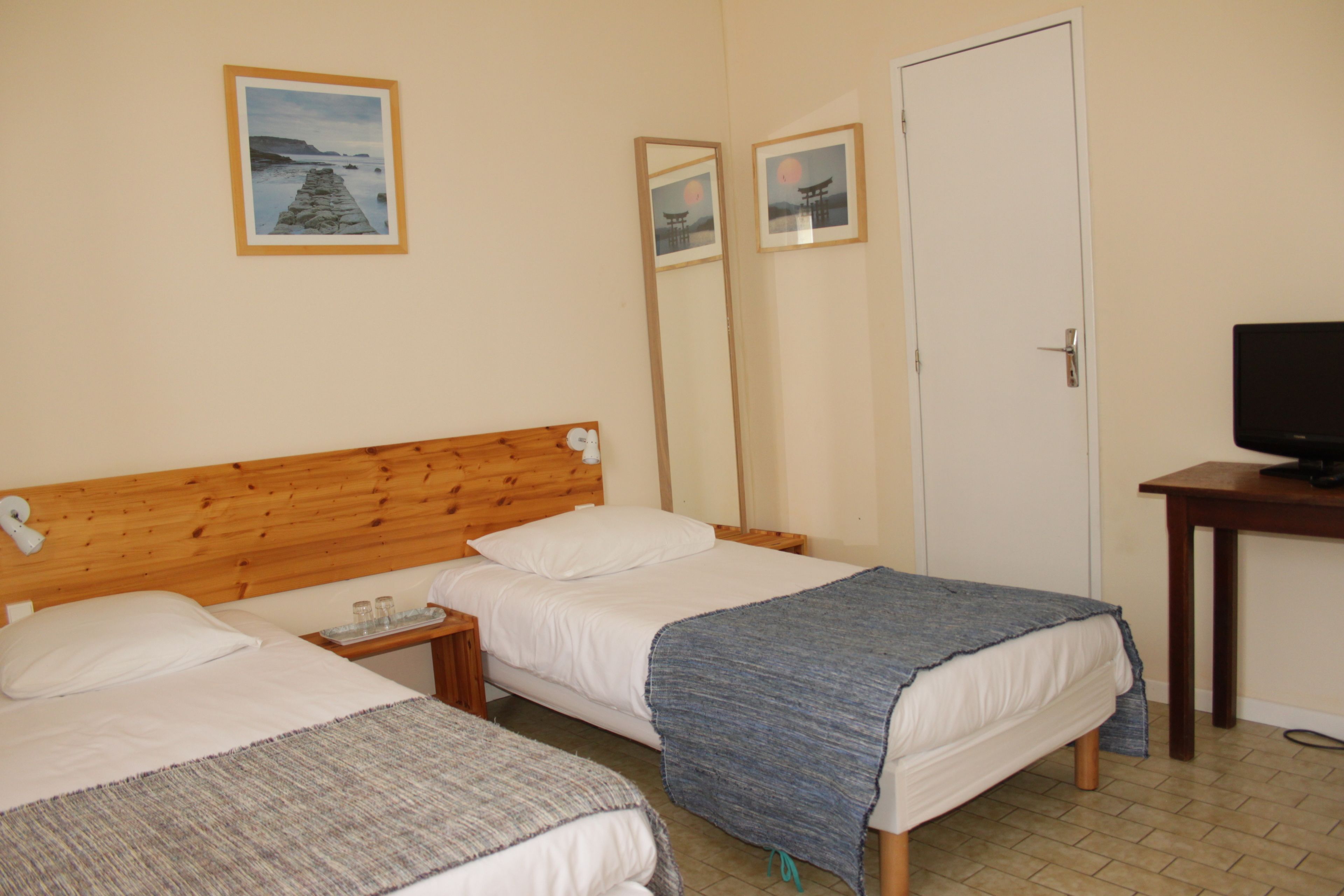 standard twin room, 2 single beds | cots/infant beds, free wifi