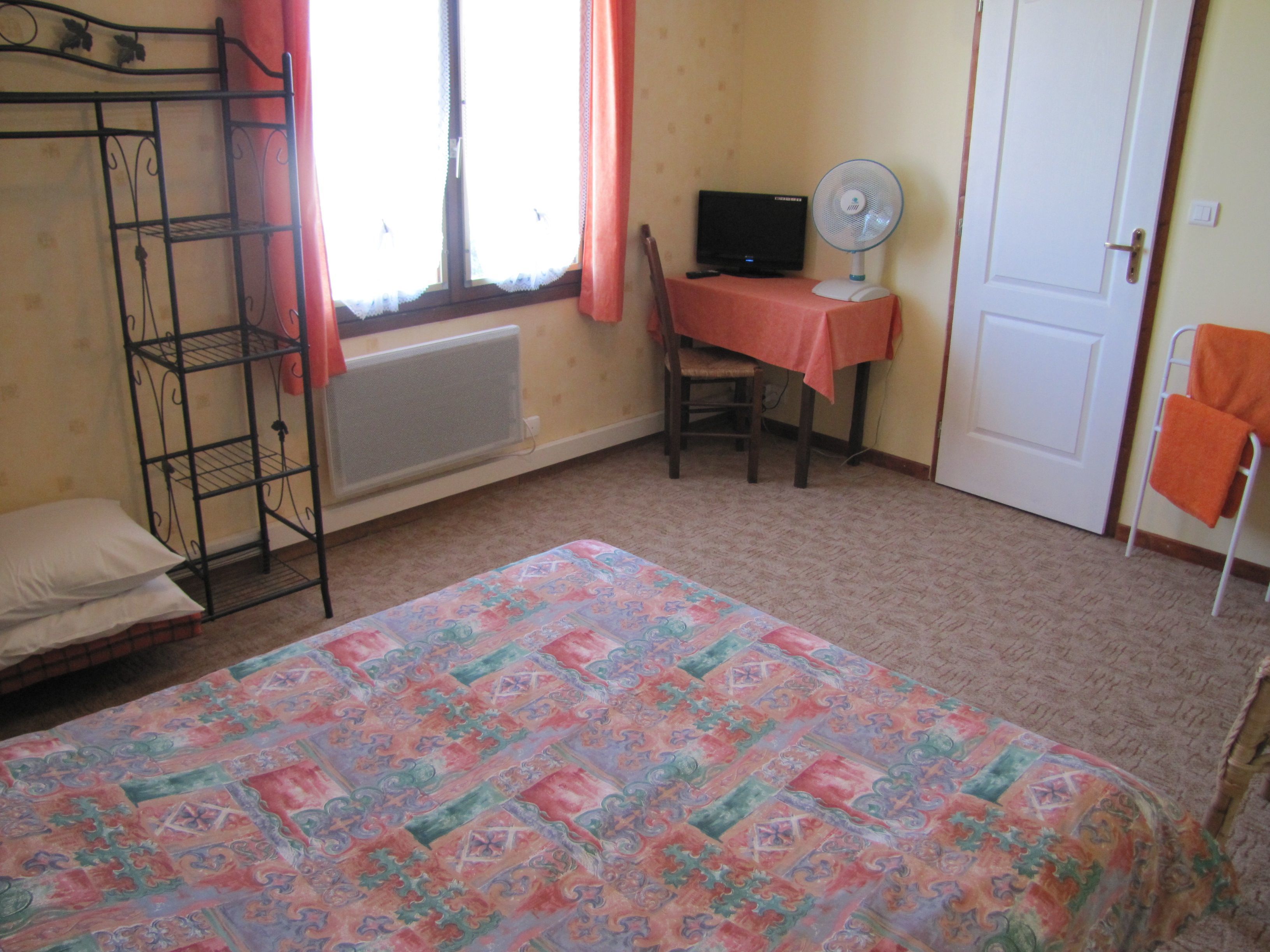 cots/infant beds, free wifi