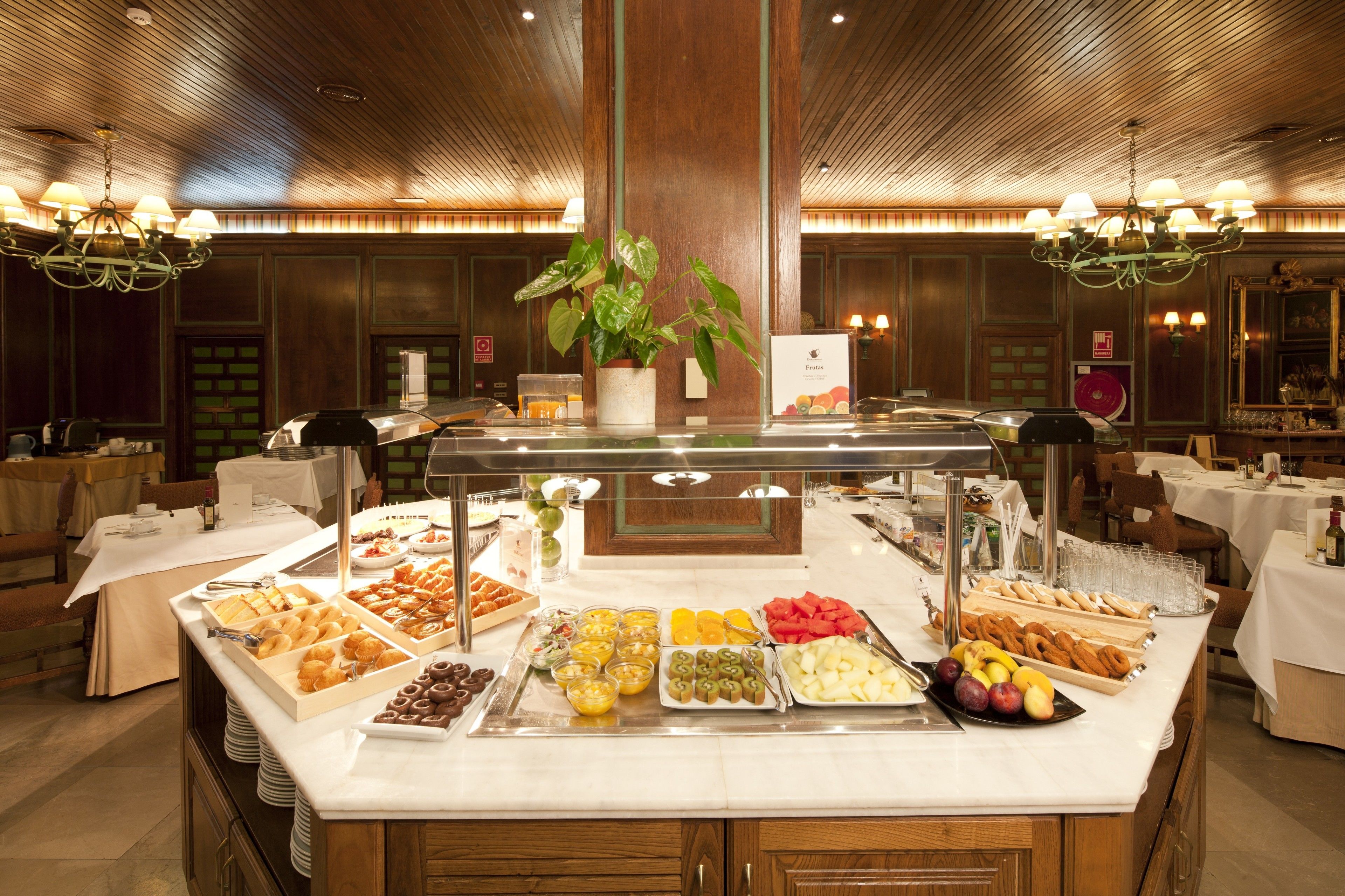 daily buffet breakfast for a fee