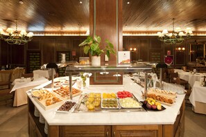 Daily buffet breakfast for a fee