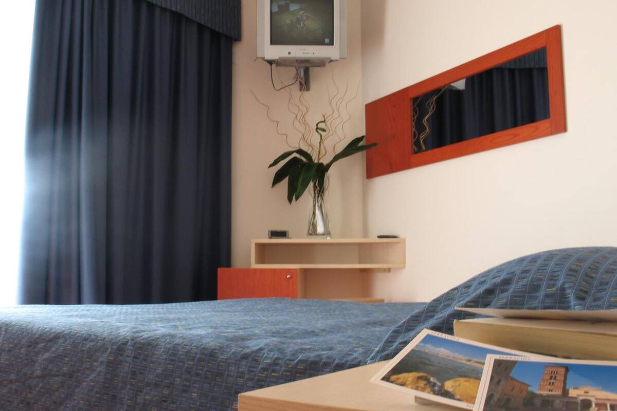 minibar, in-room safe, desk, soundproofing