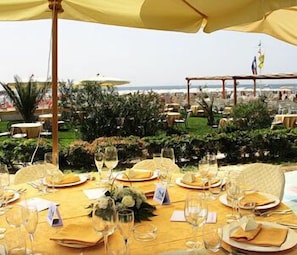 Breakfast, lunch and dinner served  - Hotel Torre Del Sole (Terracina)