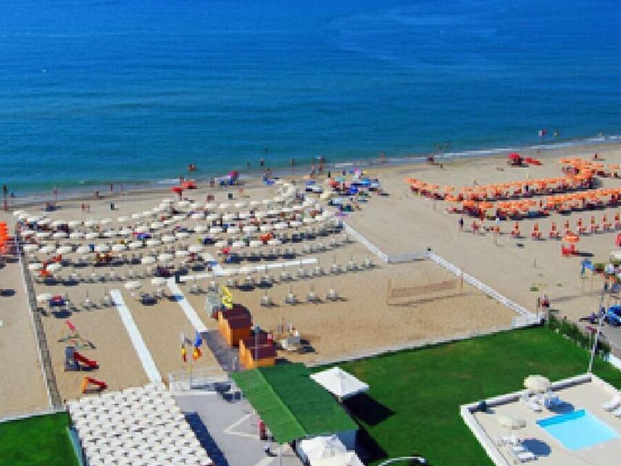 Vista para praia/oceano