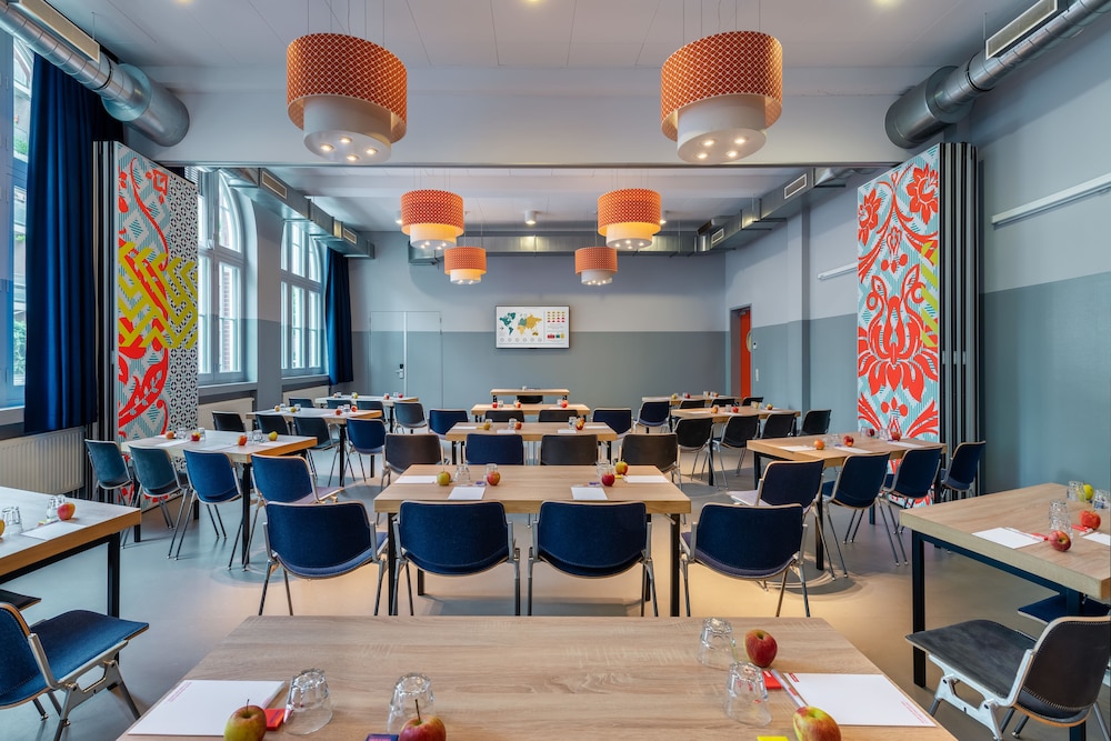 Stayokay Hostel Amsterdam Oost (Zeeburg) by null
