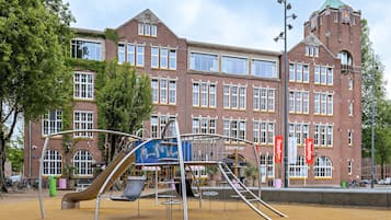 Children’s play area – outdoor