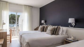 In-room safe, free WiFi, bed sheets