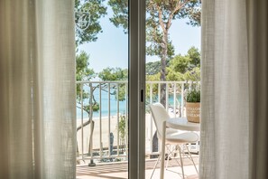 Superior Double Room, Terrace, Sea View | In-room safe, free WiFi, bed sheets - Hotel Terramar (Palafrugell)