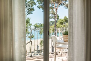 Superior Double Room, Terrace, Sea View | In-room safe, free WiFi, bed sheets