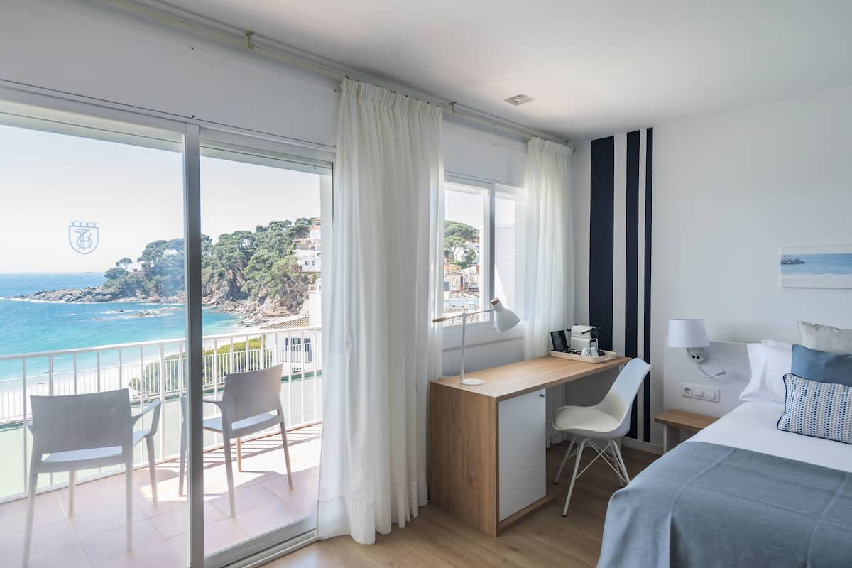 superior double room, terrace, sea view | beach/ocean view