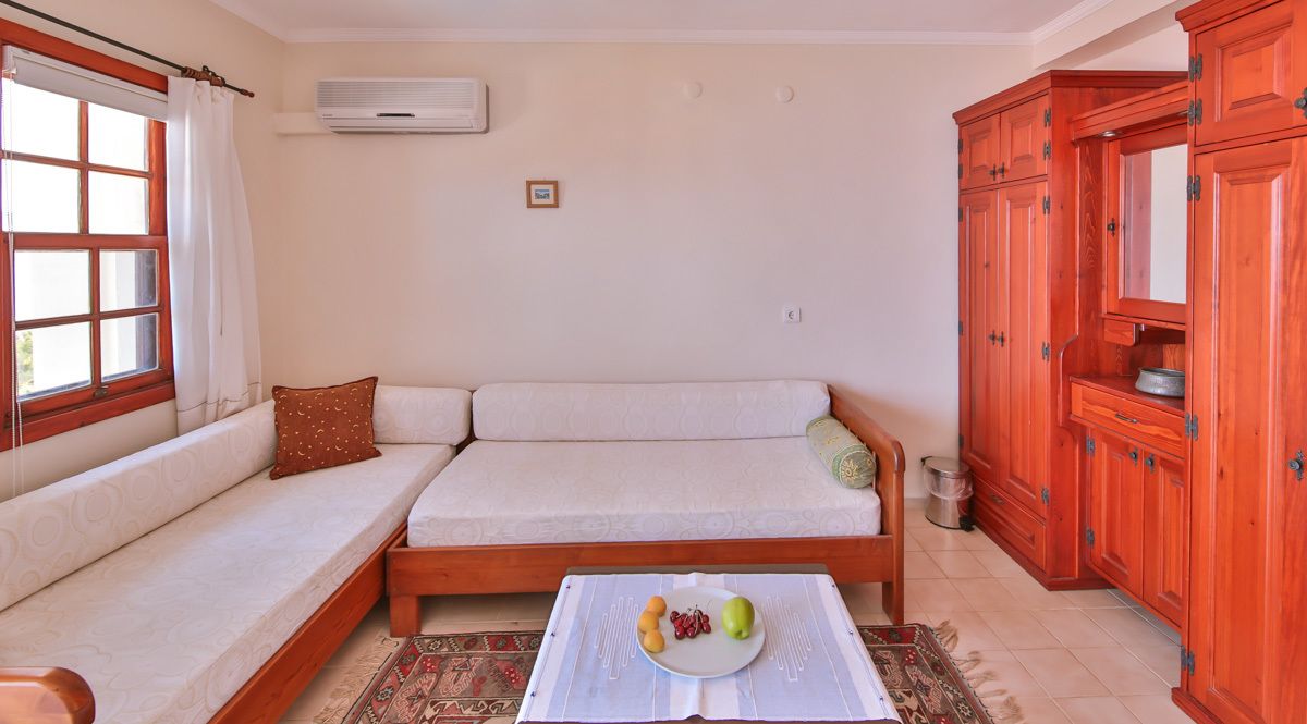 junior suite, 1 bedroom, sea view | living area