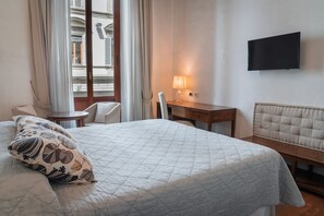 Ropa de cama hipoalergénica y minibar 