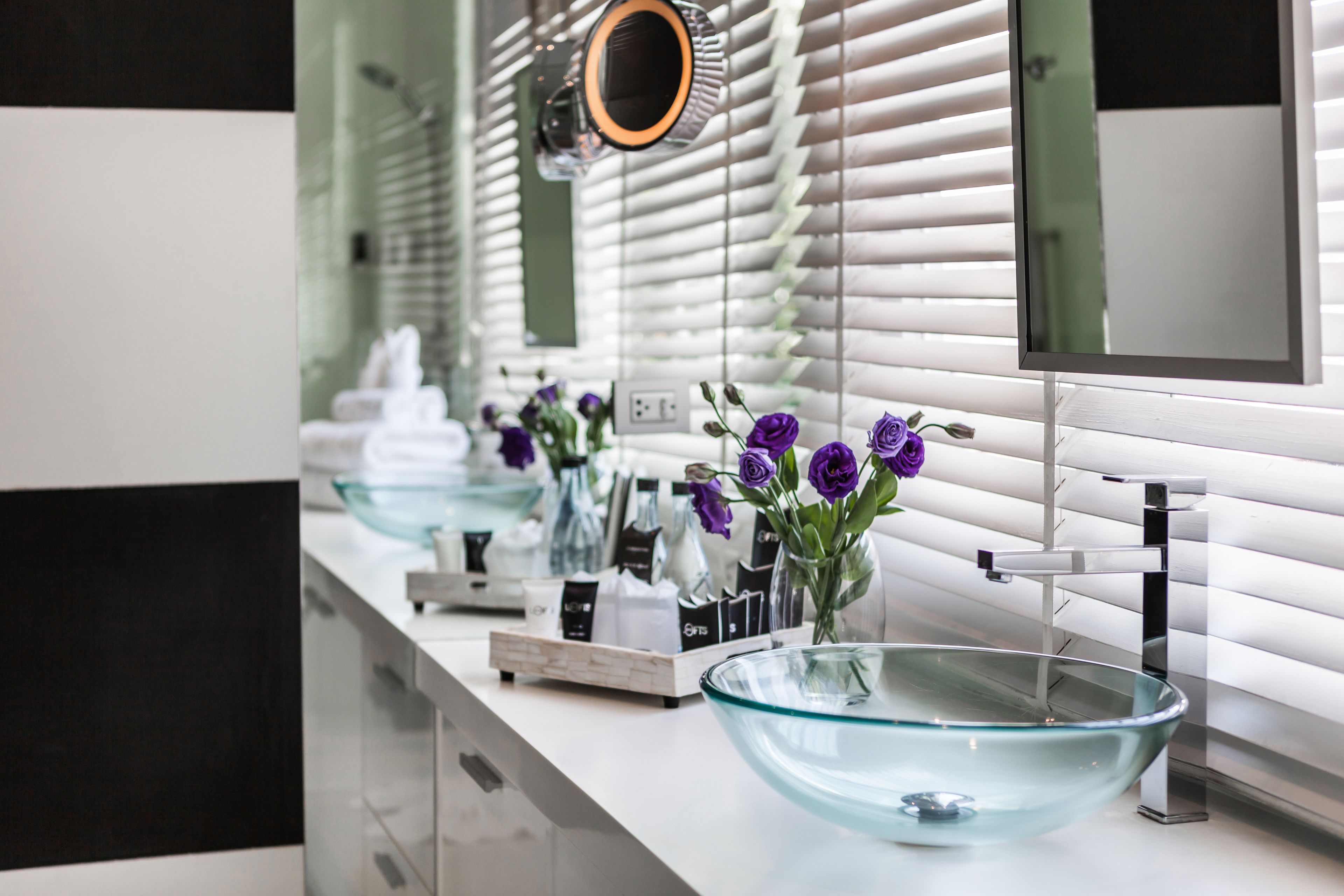 penthouse, 2 bedrooms | bathroom | shower, rainfall showerhead, free toiletries, hair dryer