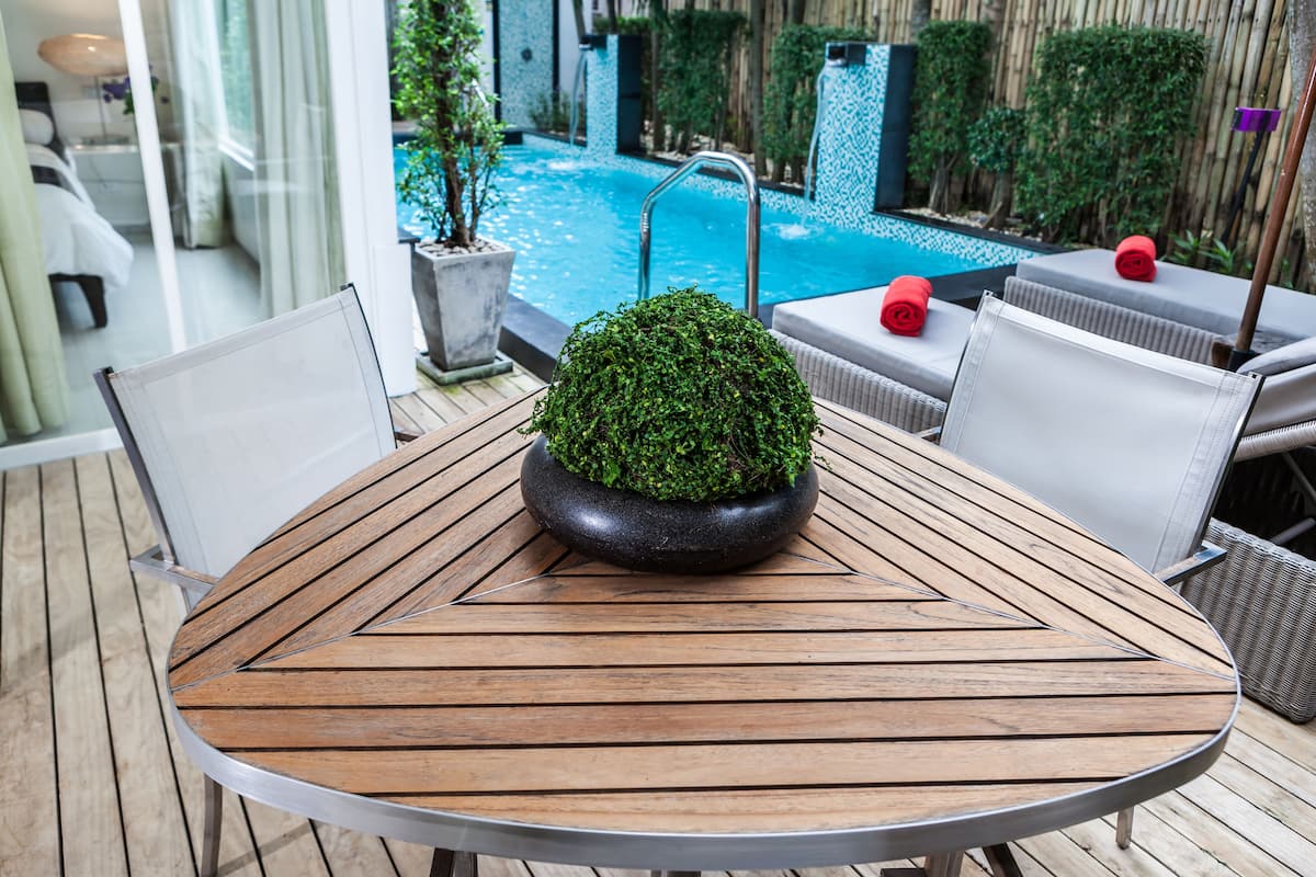 Deluxe kamer, 1 slaapkamer, aan het zwembad | Terras