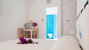 Minibar, una cassaforte in camera, una scrivania, tende oscuranti