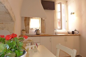Comfort Double Room, 1 Bedroom | Living area | TV - Pension Eva (Chania)
