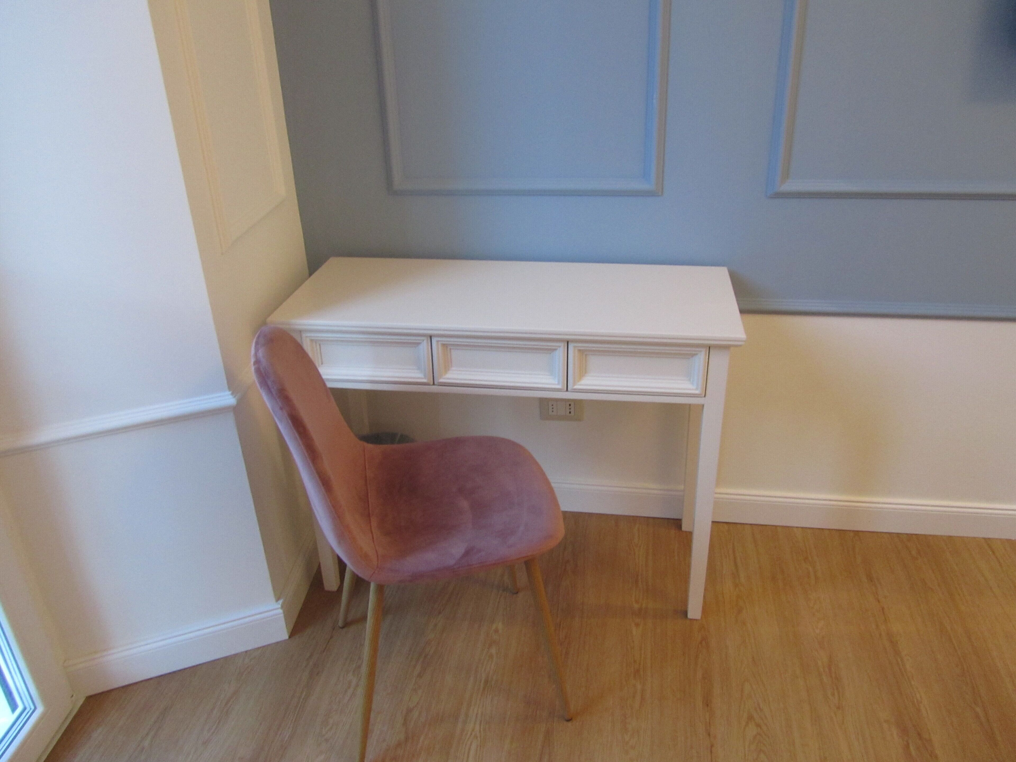 superior double room | in-room safe, individually decorated, desk, laptop workspace