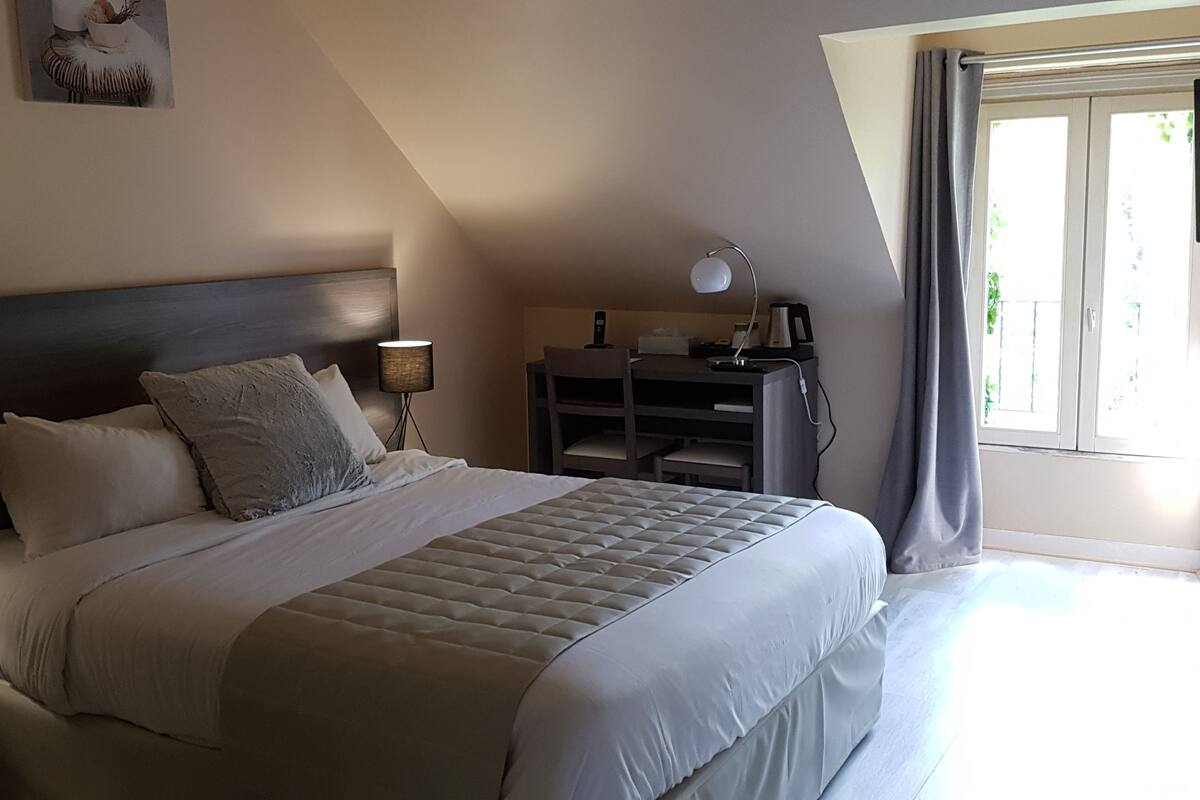 Double Room | Iron/ironing board (on request), WiFi (free)