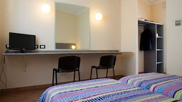 Safe på rommet, skrivebord og wi-fi (inkludert)