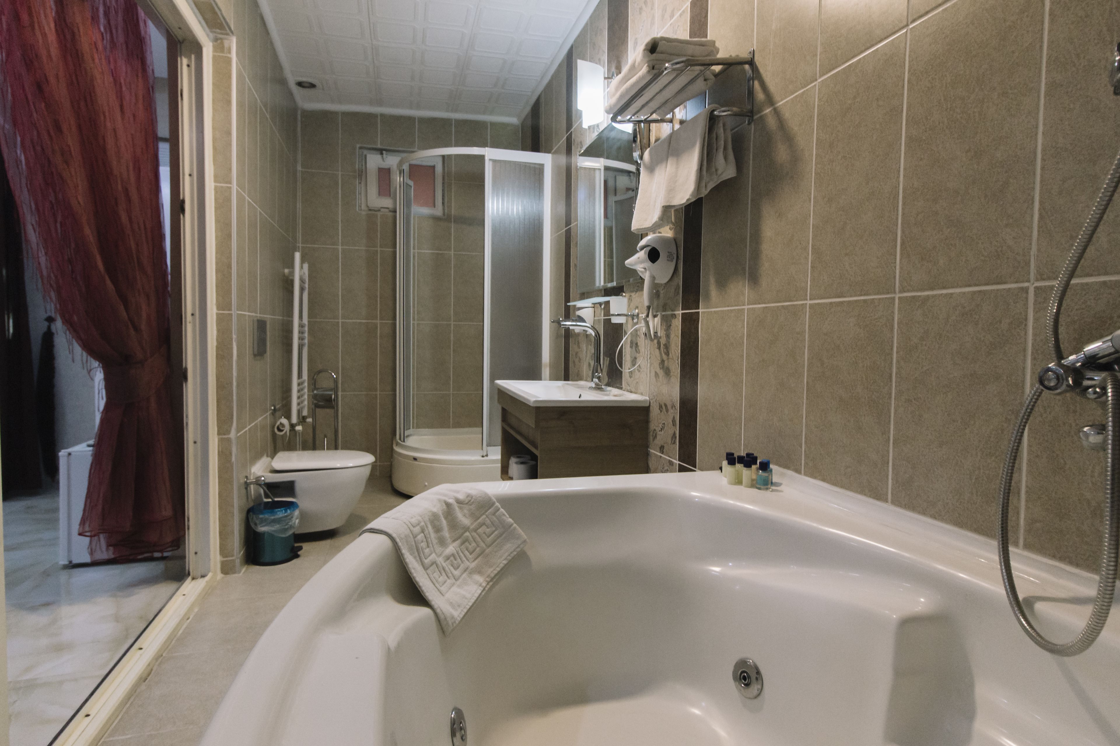 double room pamukkale deluxe room | bathroom | shower, rainfall showerhead, free toiletries, hair dryer