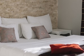 Zimmersafe, schallisolierte Zimmer, Zustellbetten, kostenloses WLAN