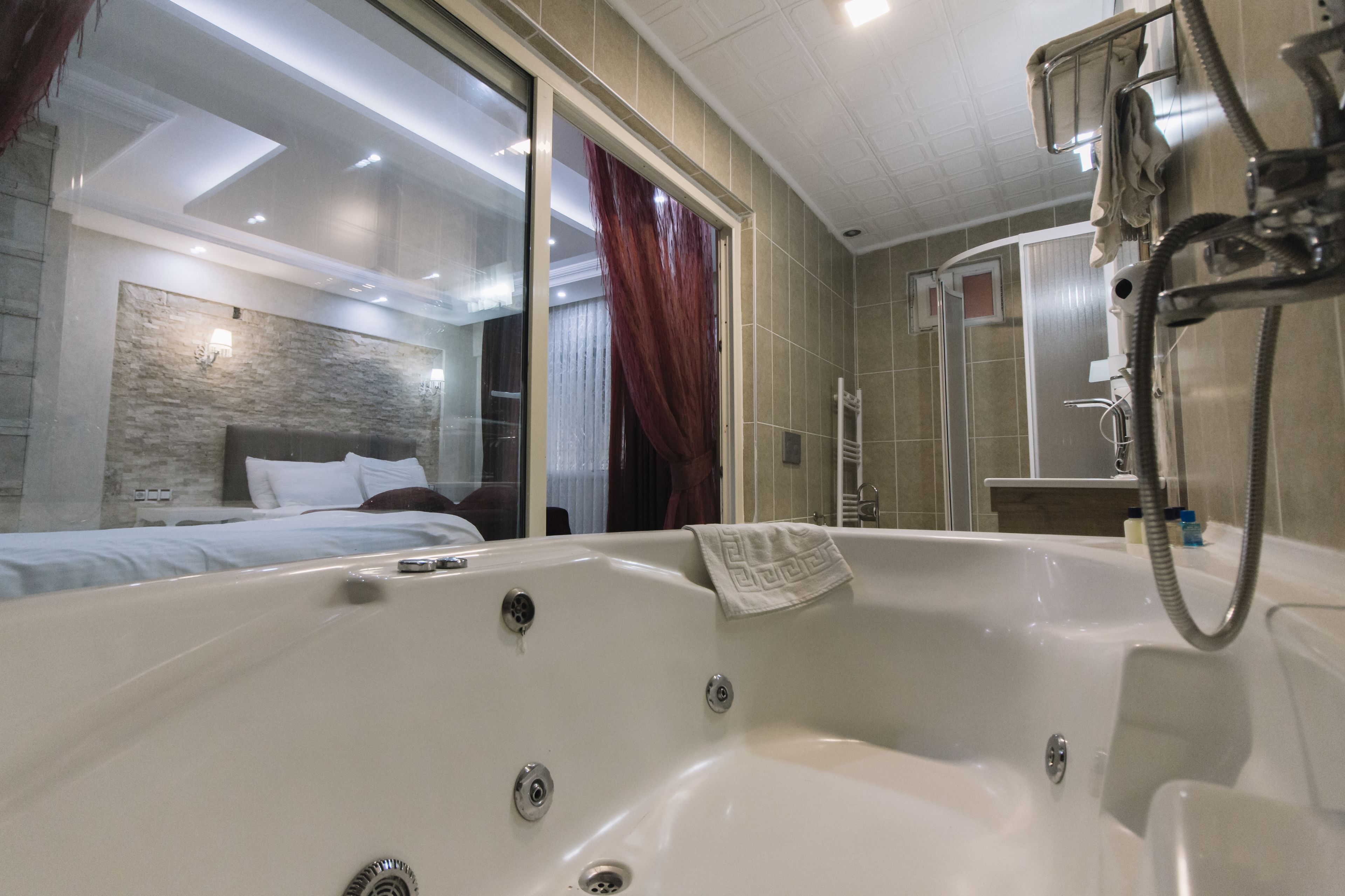 double room pamukkale deluxe room | jetted bathtub