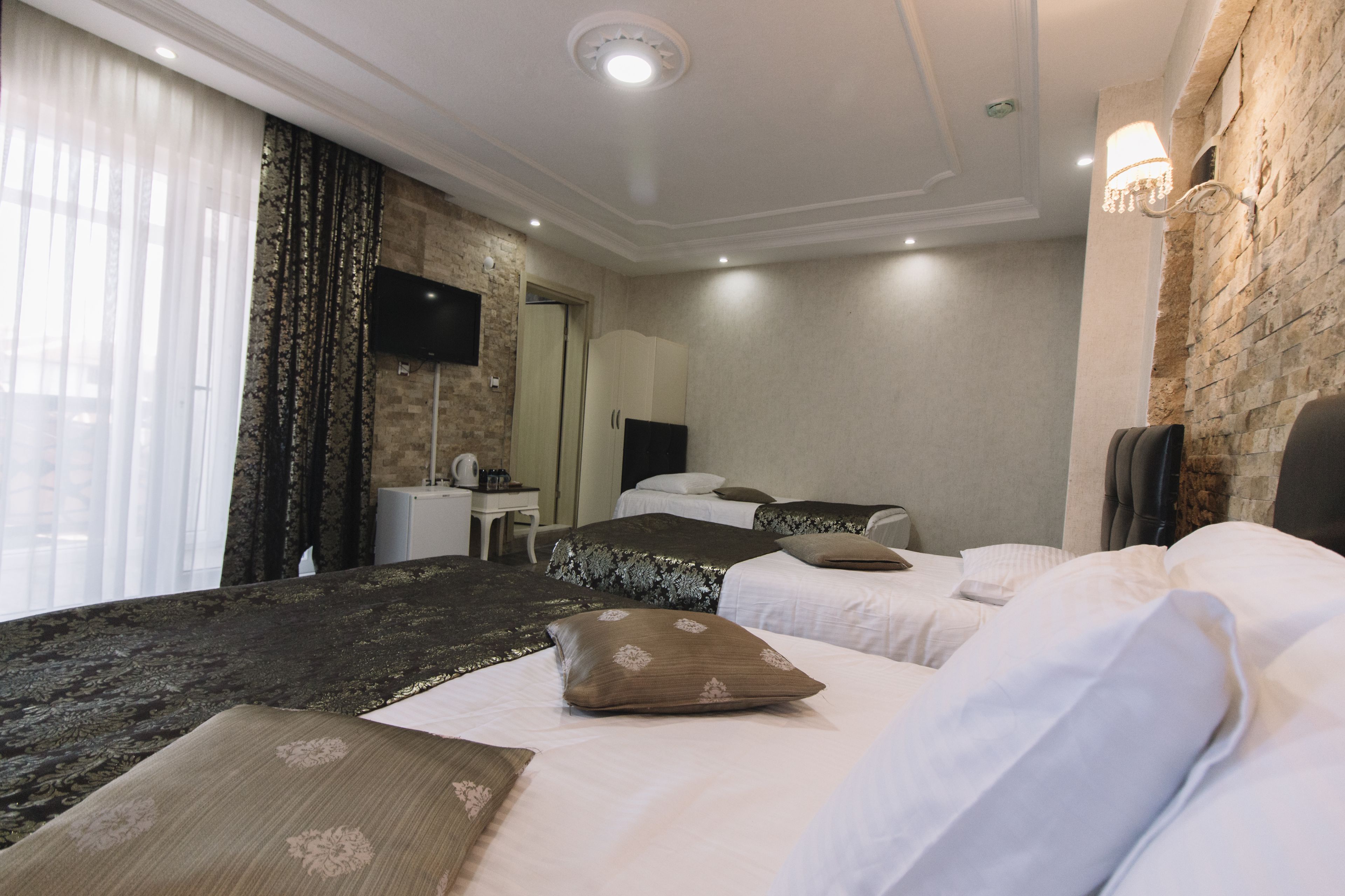 family room | in-room safe, soundproofing, rollaway beds, free wifi