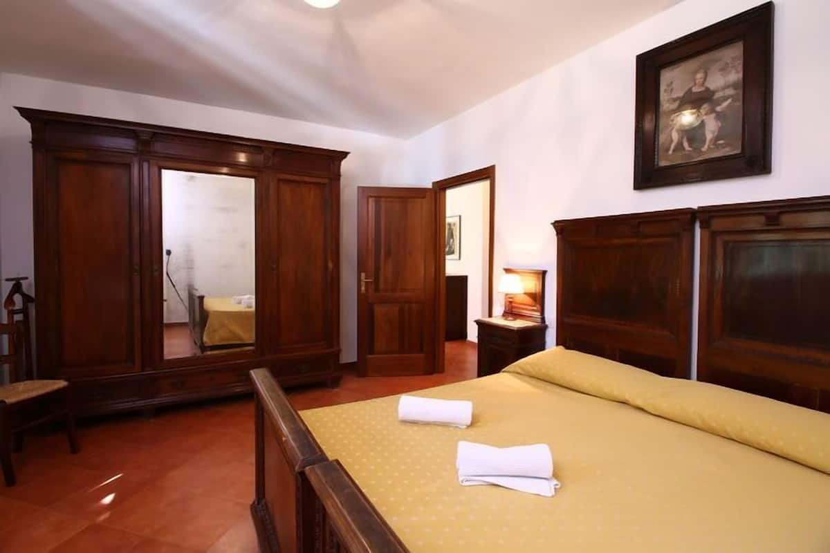 2 habitaciones, wifi gratis y ropa de cama