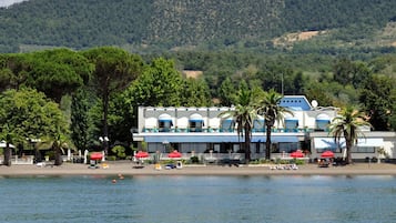 Private beach nearby, sun loungers, beach umbrellas
