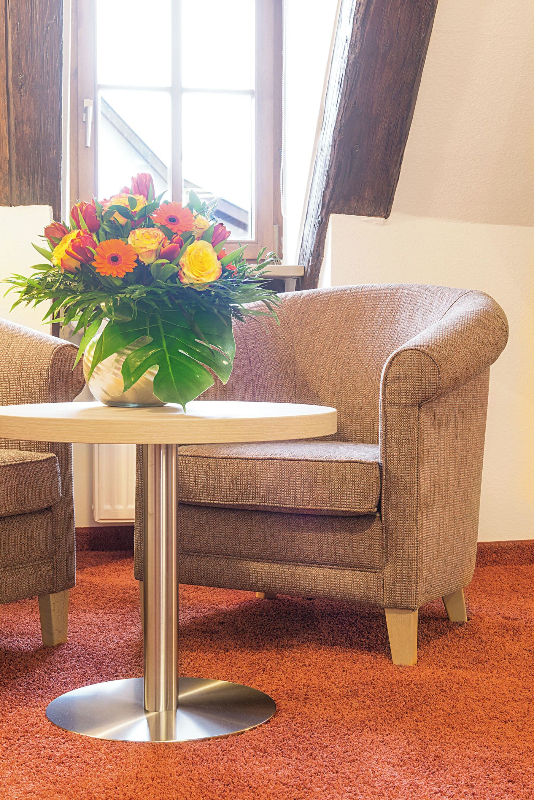 executive studio suite | living area | 40-inch flat-screen tv with satellite channels