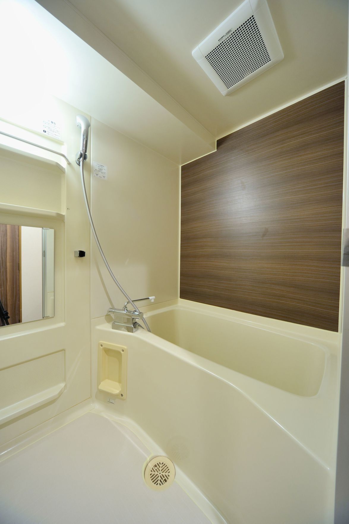 バスルーム | バスアメニティ (無料)、ヘアドライヤー、スリッパ、ビデ