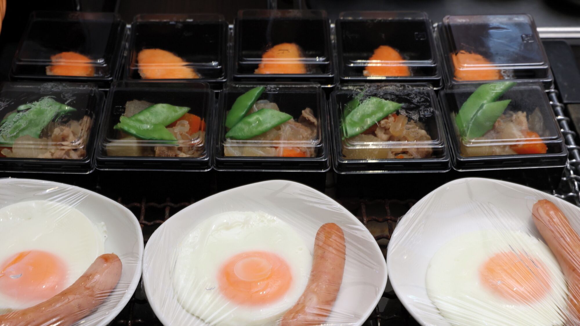 daily buffet breakfast (jpy 1500 per person)