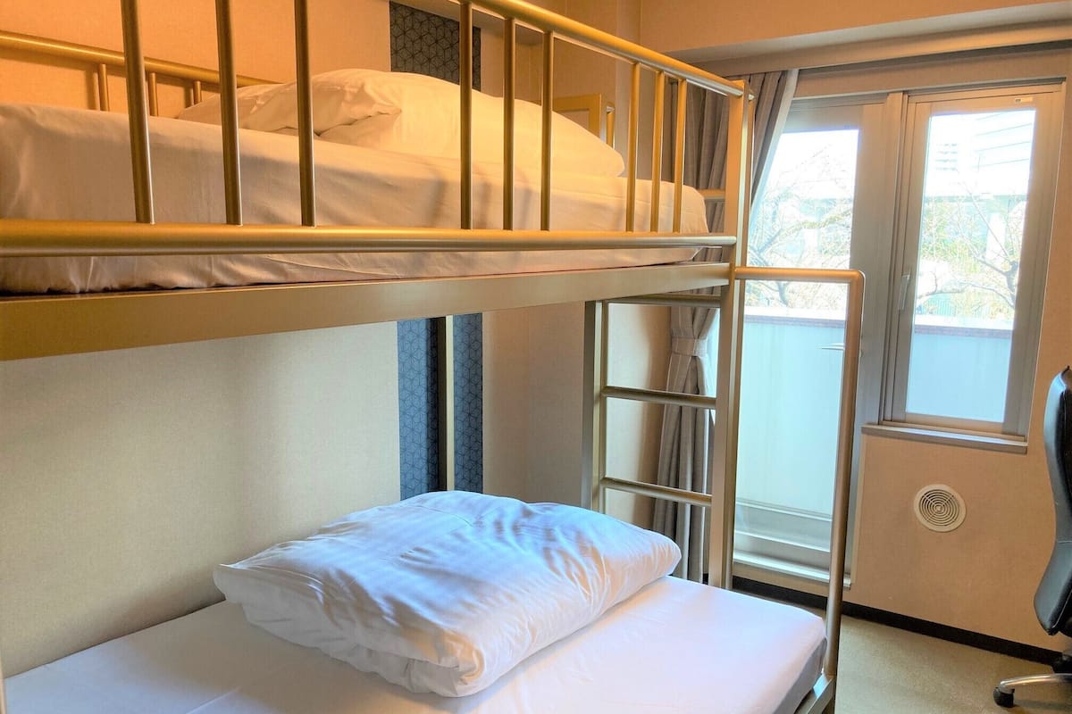 Camera con 2 letti singoli, non fumatori (Bunk Bed) | Biancheria da letto di alta qualità, copriletto in piuma