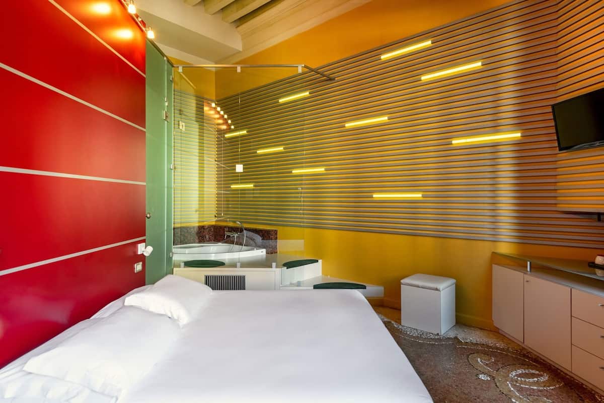 Down duvets, minibar, in-room safe, individually decorated