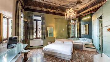 Doppia Exclusive, idromassaggio | Copriletto in piuma, minibar, una cassaforte in camera