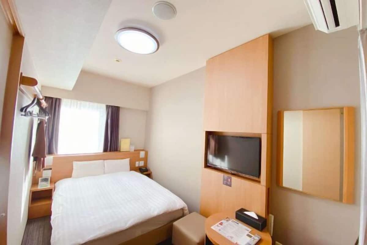 Coffres-forts dans les chambres, bureau, rideaux occultants