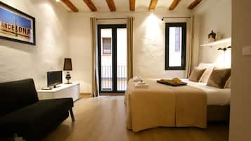 Estudio | Caja fuerte, tabla de planchar con plancha, cunas (de pago)