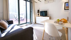 Unclassified image, 3 of 36, button - Borne Down Town Apartments (Barcelona)