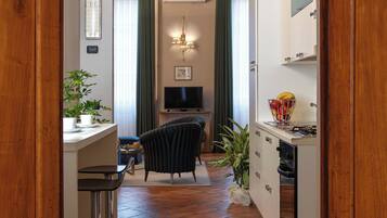 Deluxe Apartment, 2 Bedrooms, 2 Bathrooms | Private kitchen | Full-size fridge, microwave, oven, stovetop