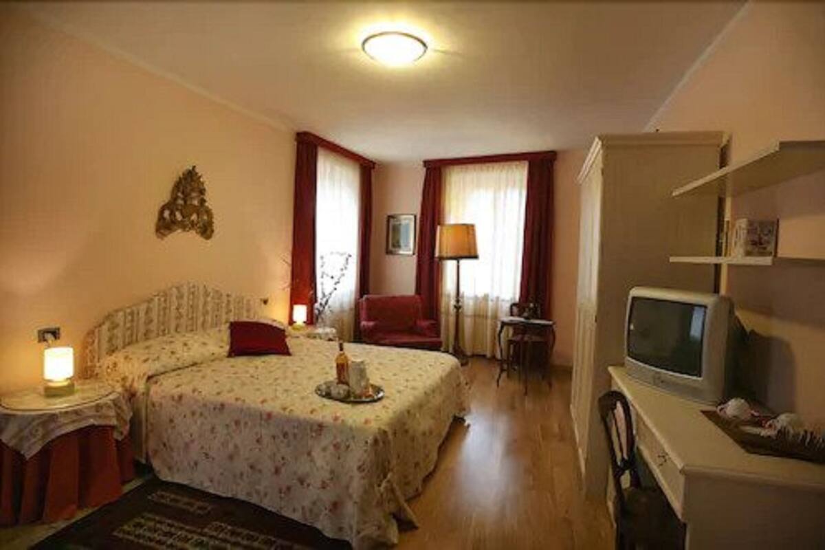 Double Room | Rollaway beds (surcharge), WiFi (free)