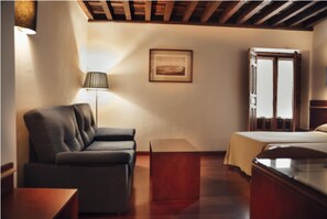 Bureau, Wi-Fi gratuit, draps fournis