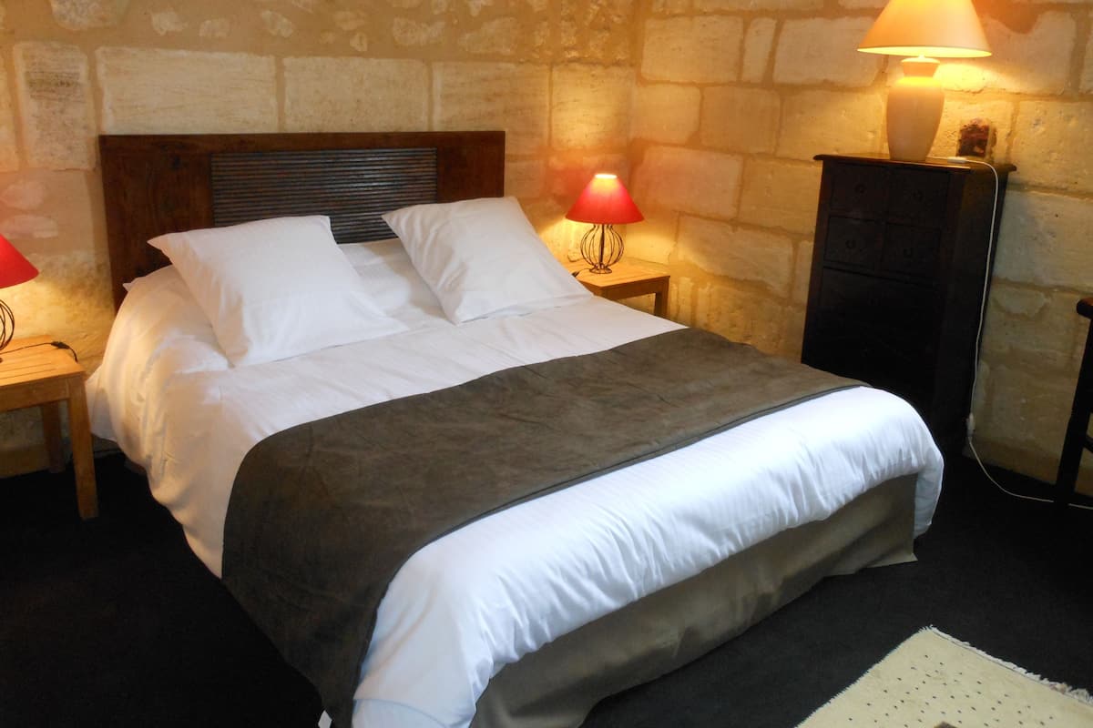 Suite (Jéroboam) | Iron/ironing board, cribs (surcharge), rollaway beds (surcharge)