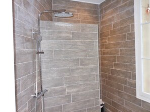 Junior Suite | Bathroom shower - Les Logis du Roy (Saint-Émilion)