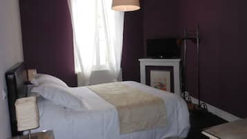 Comfort Double Room | Individually decorated, iron/ironing board, cribs/infant beds