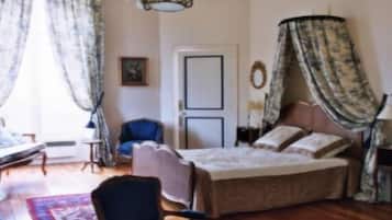 1 makuuhuone, Select Comfort -patjalliset sängyt, tallelokero huoneessa