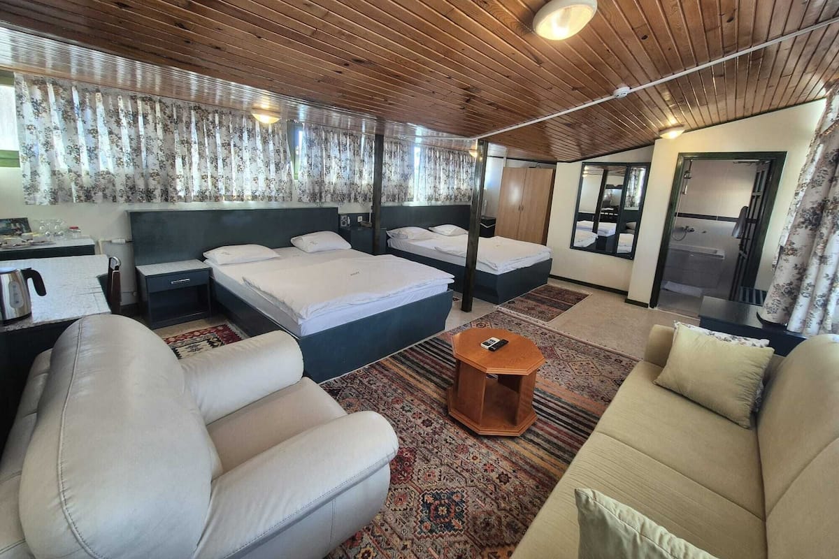 Sábanas de algodón egipcio, ropa de cama de alta calidad y minibar