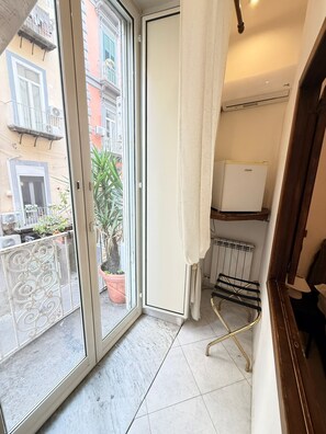 Schreibtisch, schallisolierte Zimmer, kostenloses WLAN, Bettwäsche