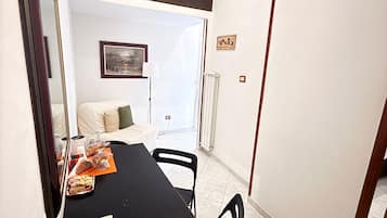 Schreibtisch, schallisolierte Zimmer, kostenloses WLAN, Bettwäsche